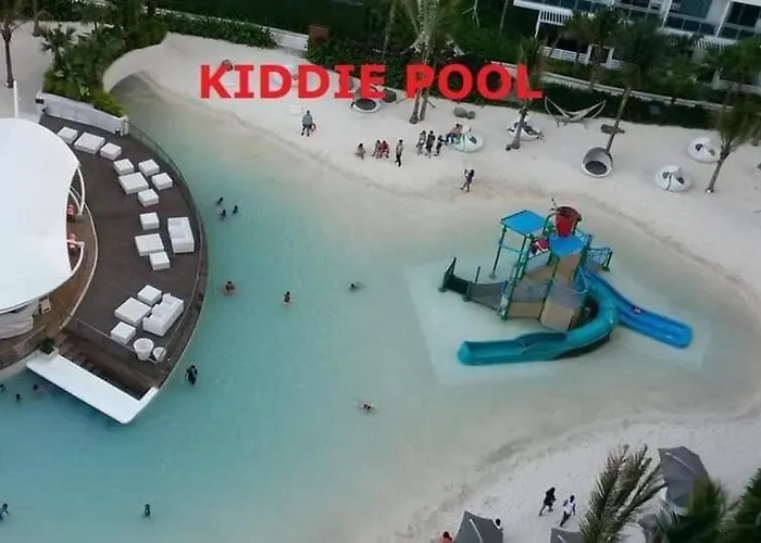 Azure Urban A14 Wavepool Near Airport Apartamento
