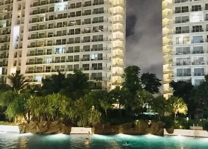 Azure Urban A14 Wavepool Near Airport *